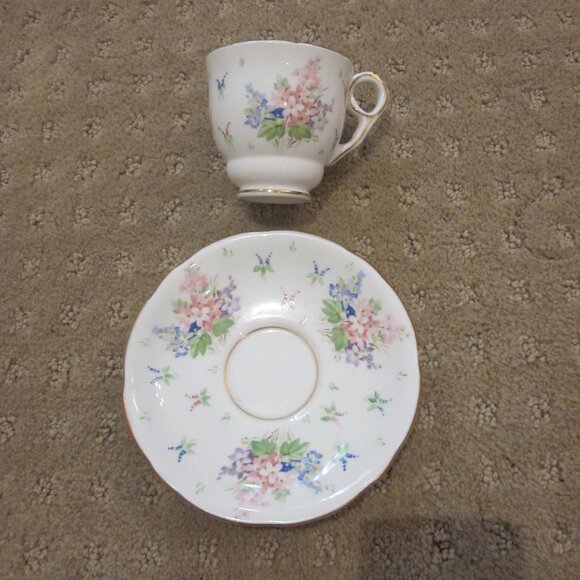 Royal Stafford Bone China Tea Cup & Saucer - Picture 5 of 5